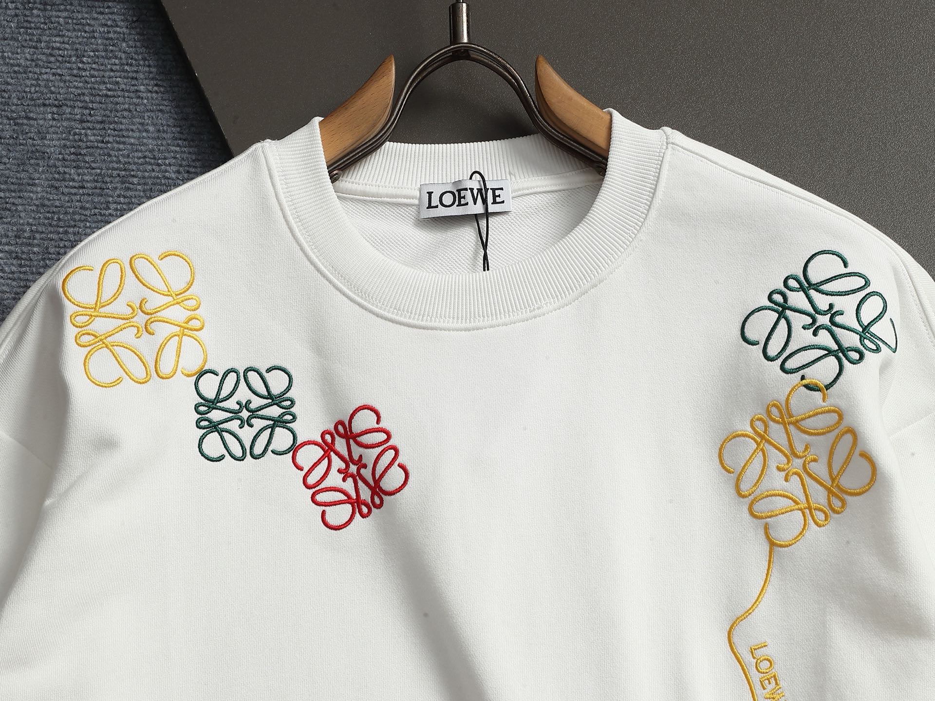 【LOEWE】刺繍長袖 T シャツ