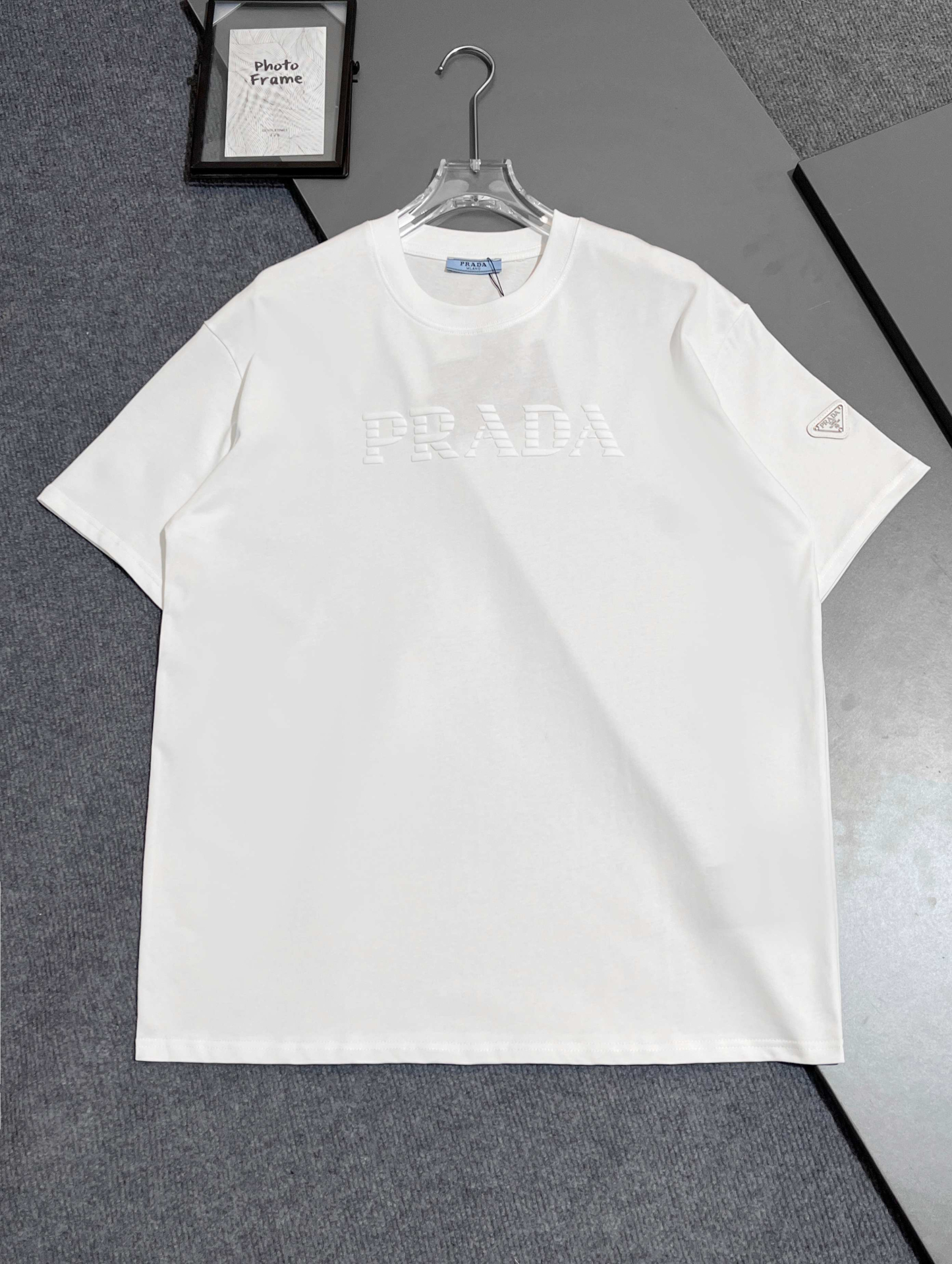 【PRADA】半袖 T シャツ