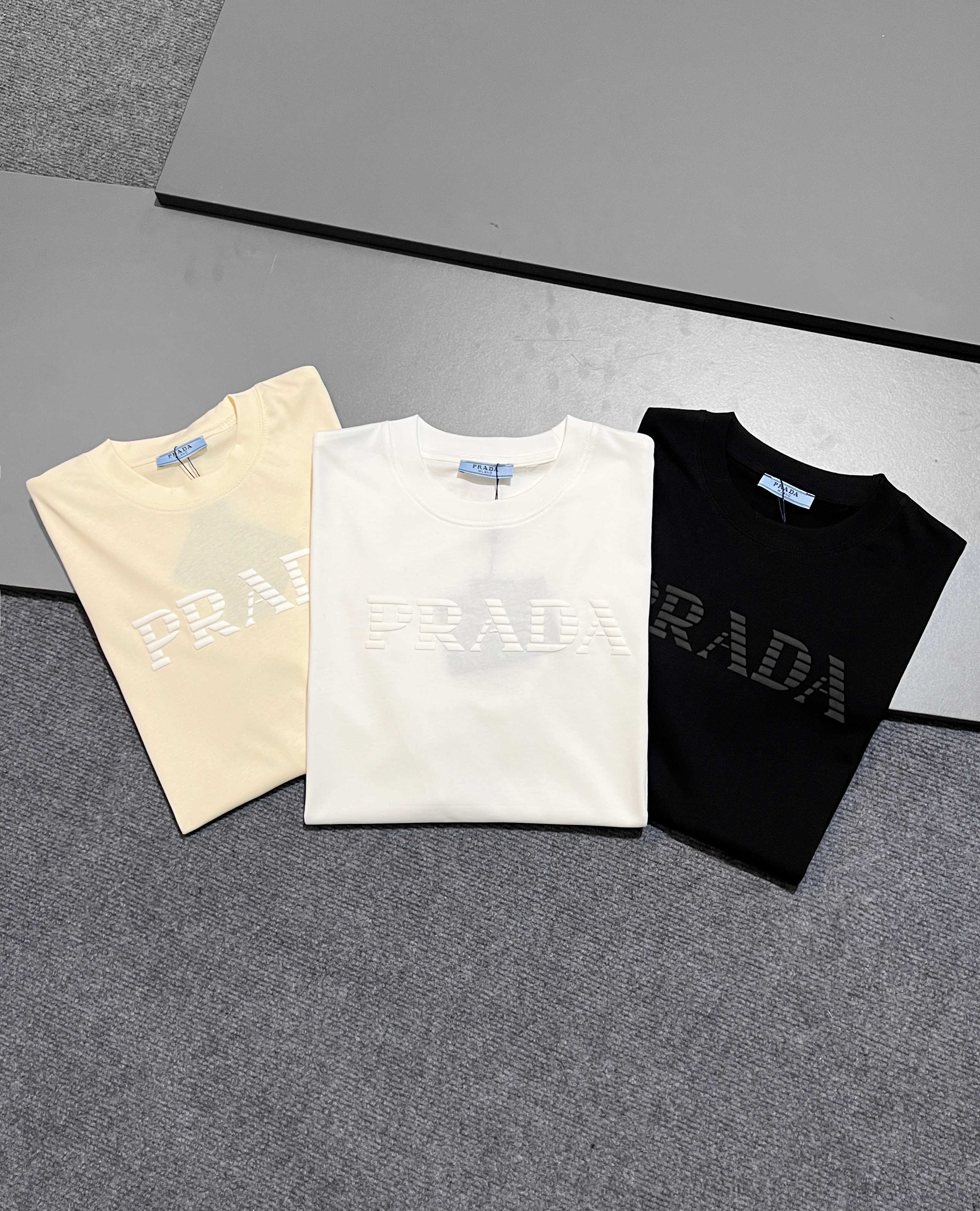 【PRADA】半袖 T シャツ