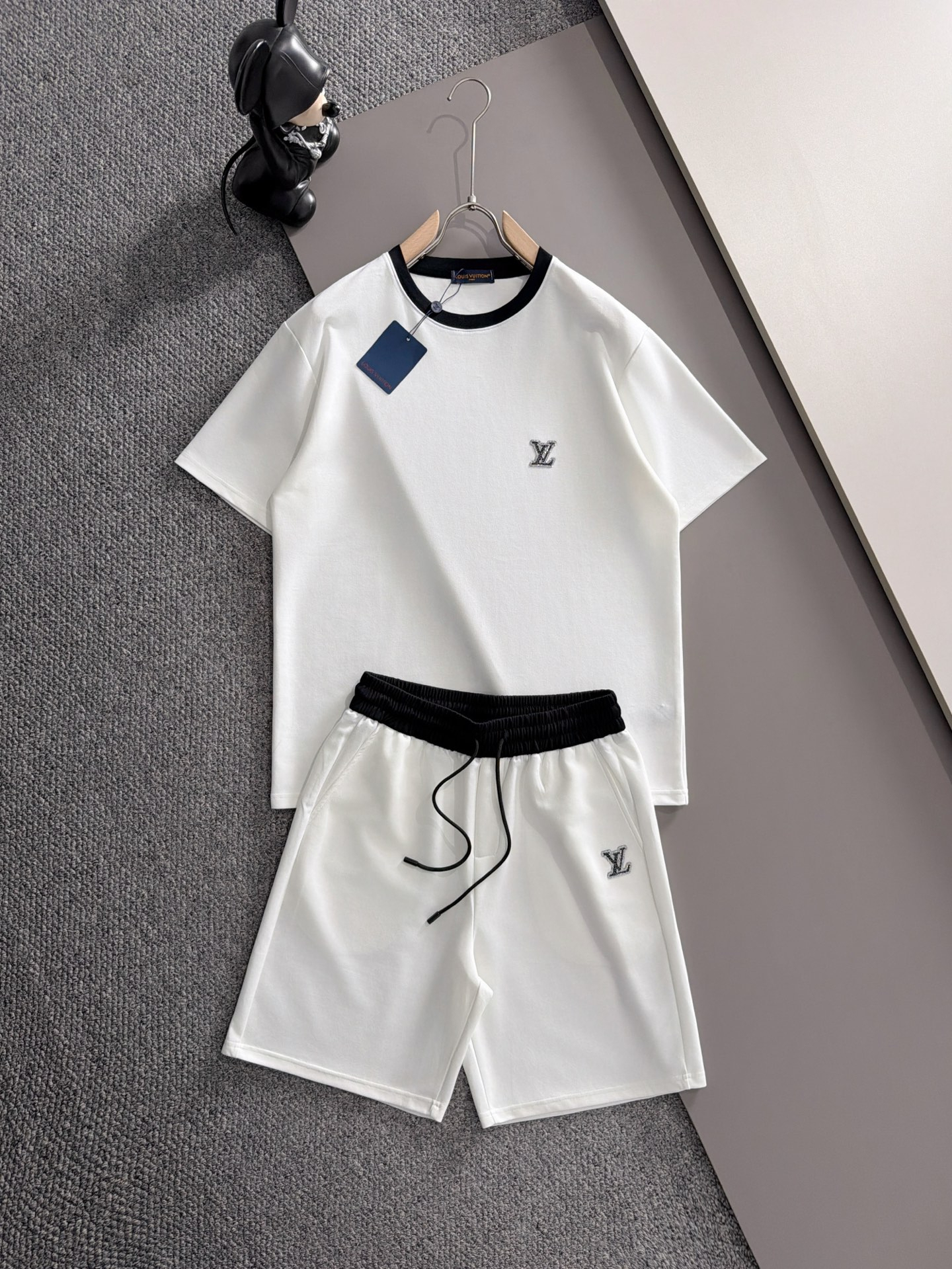 【LOUIS VUITTON】半袖T シャツショートパンツ セットアップ