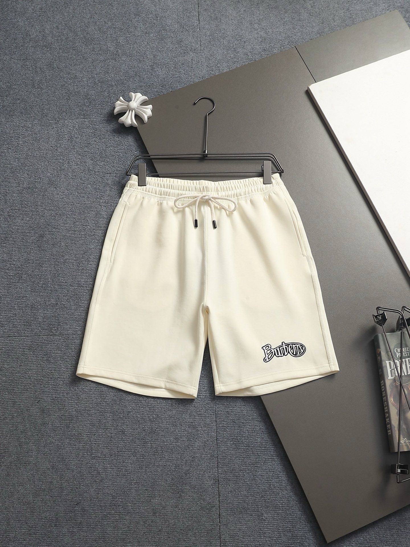 【BURBERRY】ショートパンツ