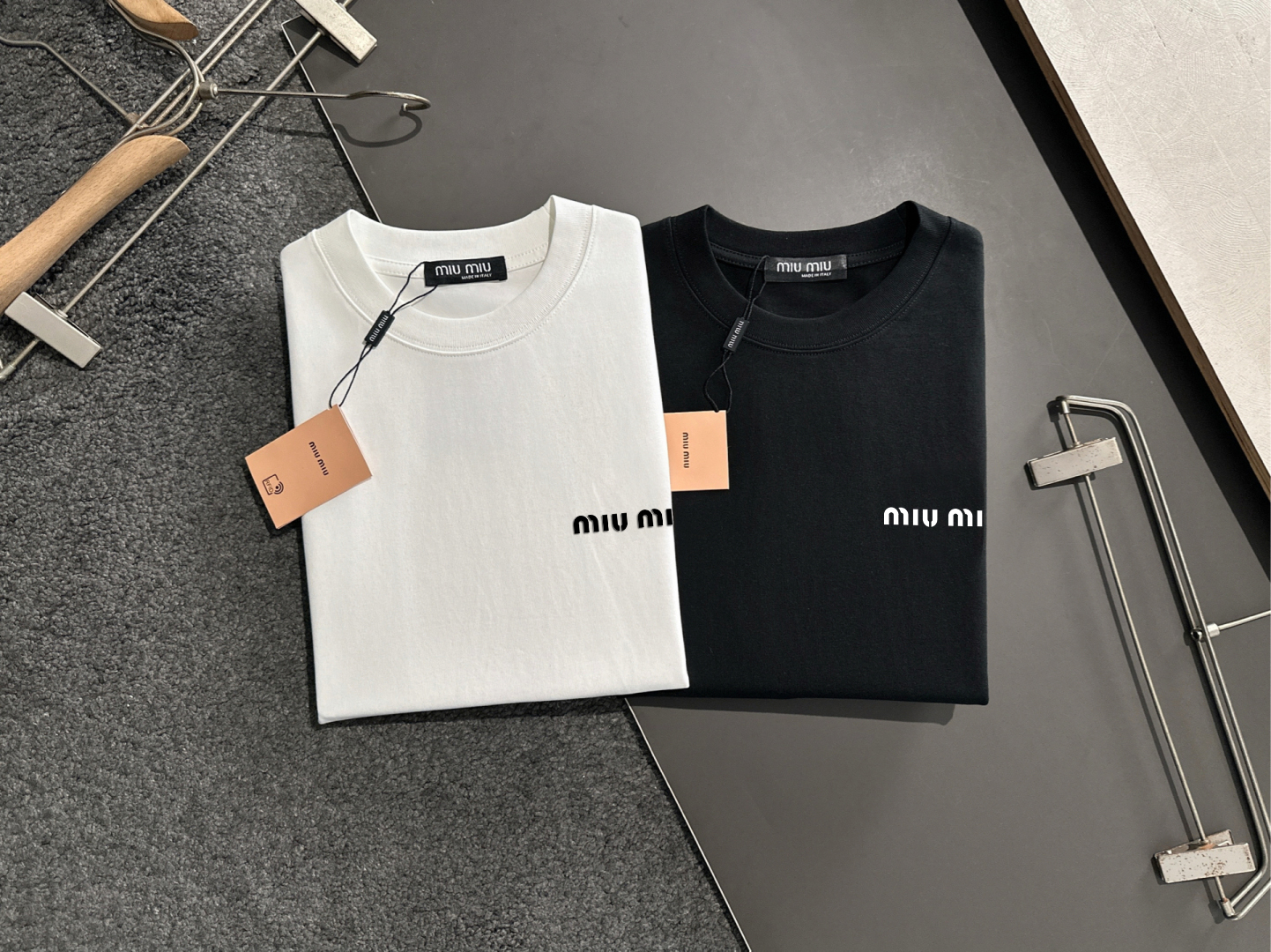 【MIU MIU】半袖 T シャツ