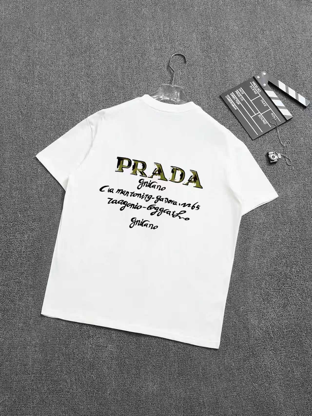 【PRADA】半袖 T シャツ