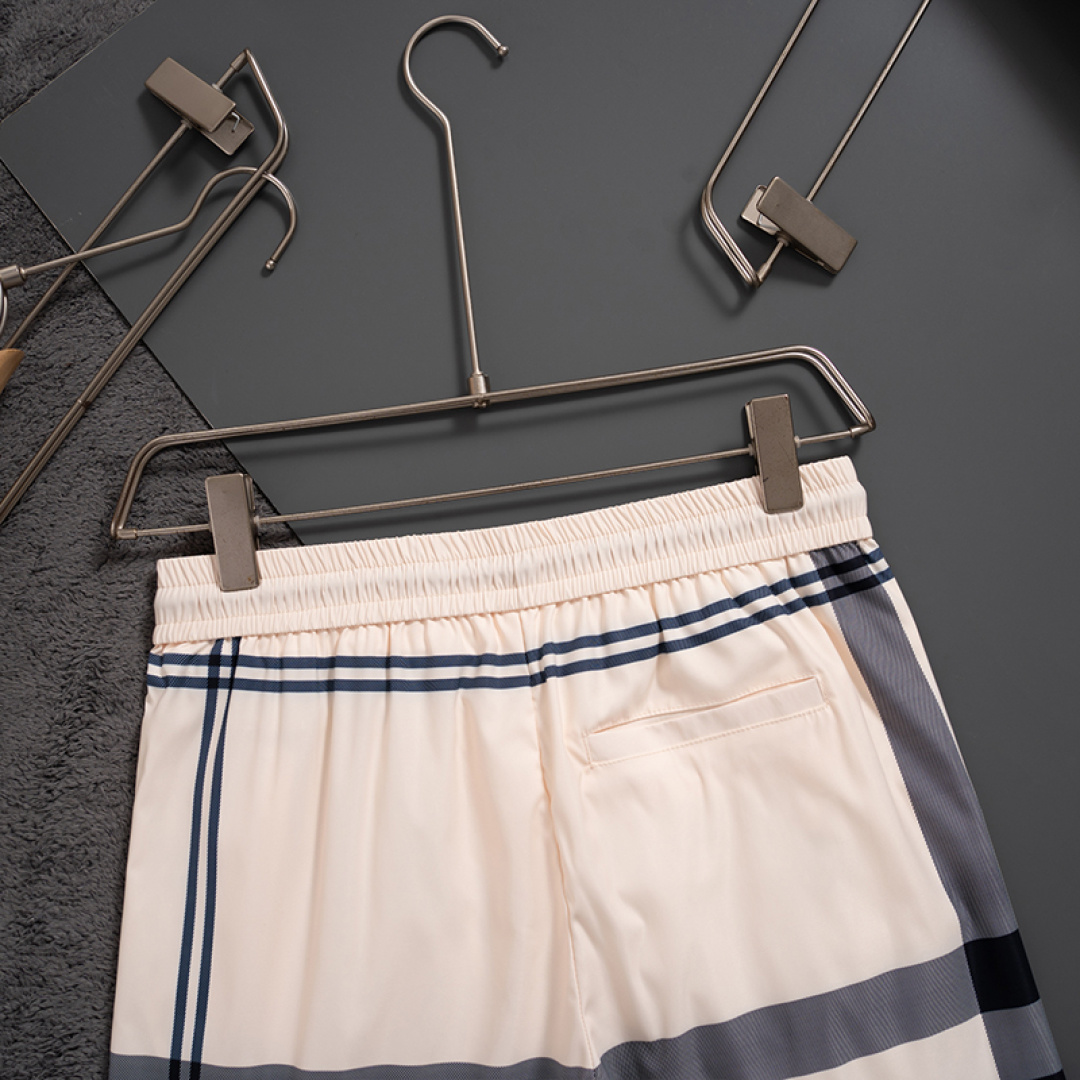 【BURBERRY】ショートパンツ