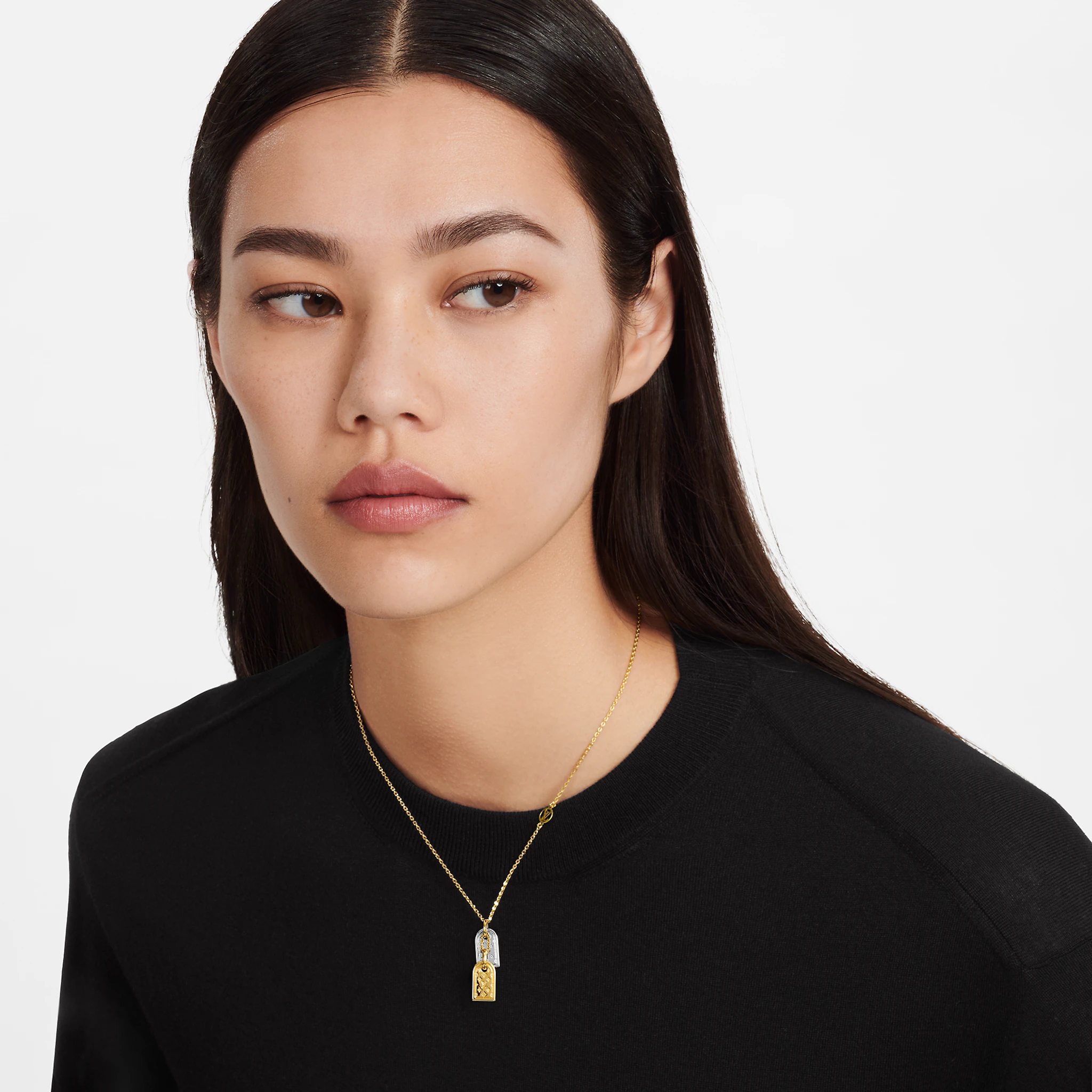 LOUIS VUITTON（ルイヴィトン）NANOGRAM ネックレス