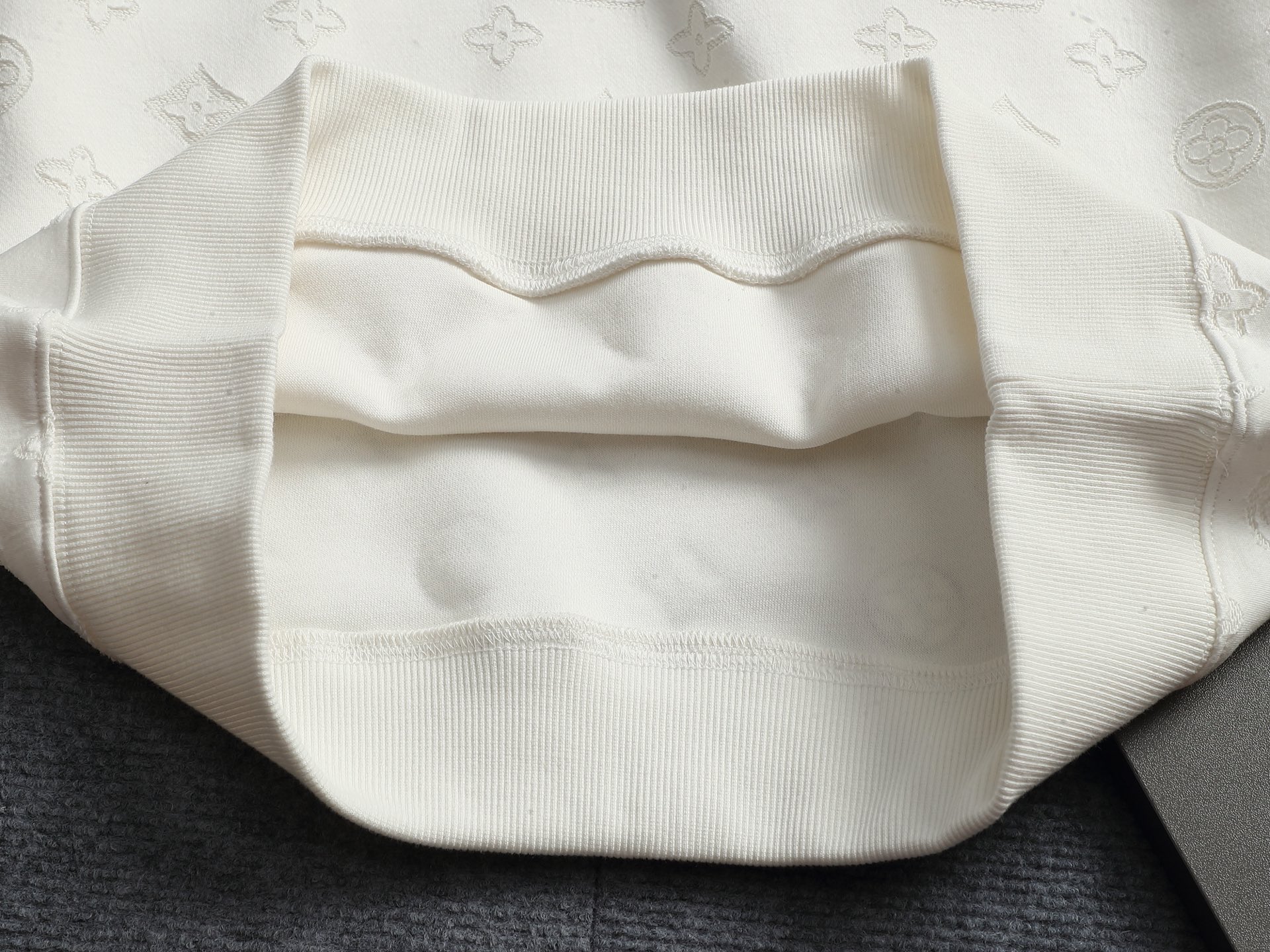 【LOUIS VUITTON】長袖 T シャツ