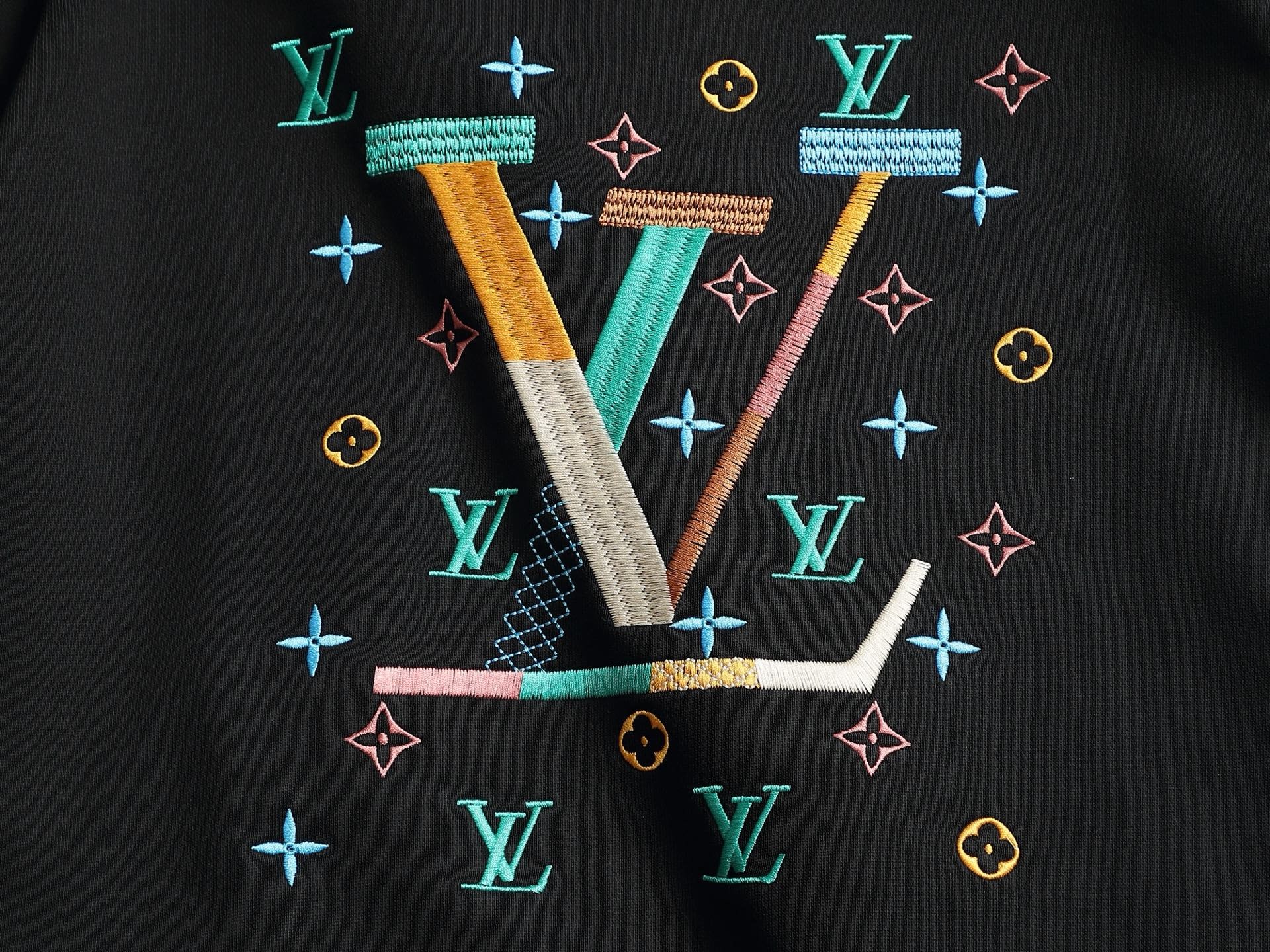 【LOUIS VUITTON】刺繍長袖 T シャツ