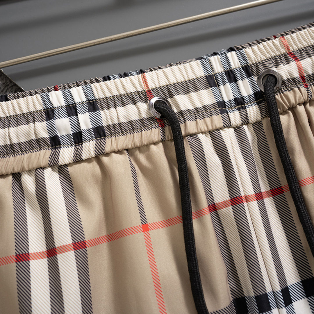 【BURBERRY】ショートパンツ