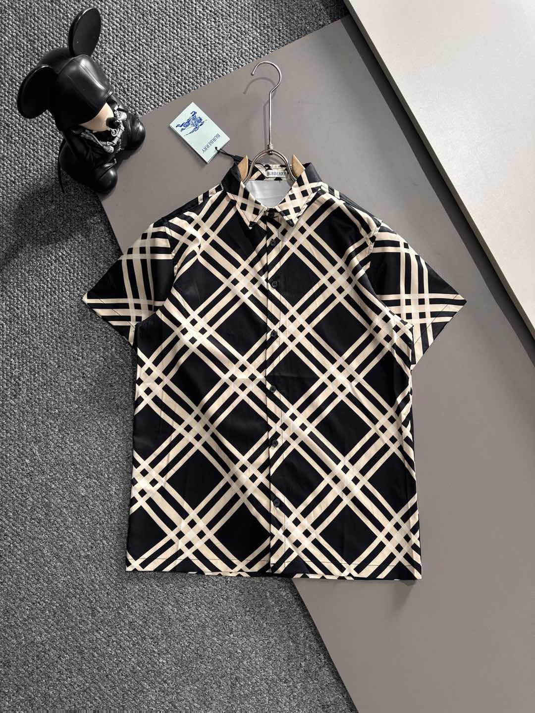 【BURBERRY】半袖シャツショートパンツ セットアップ