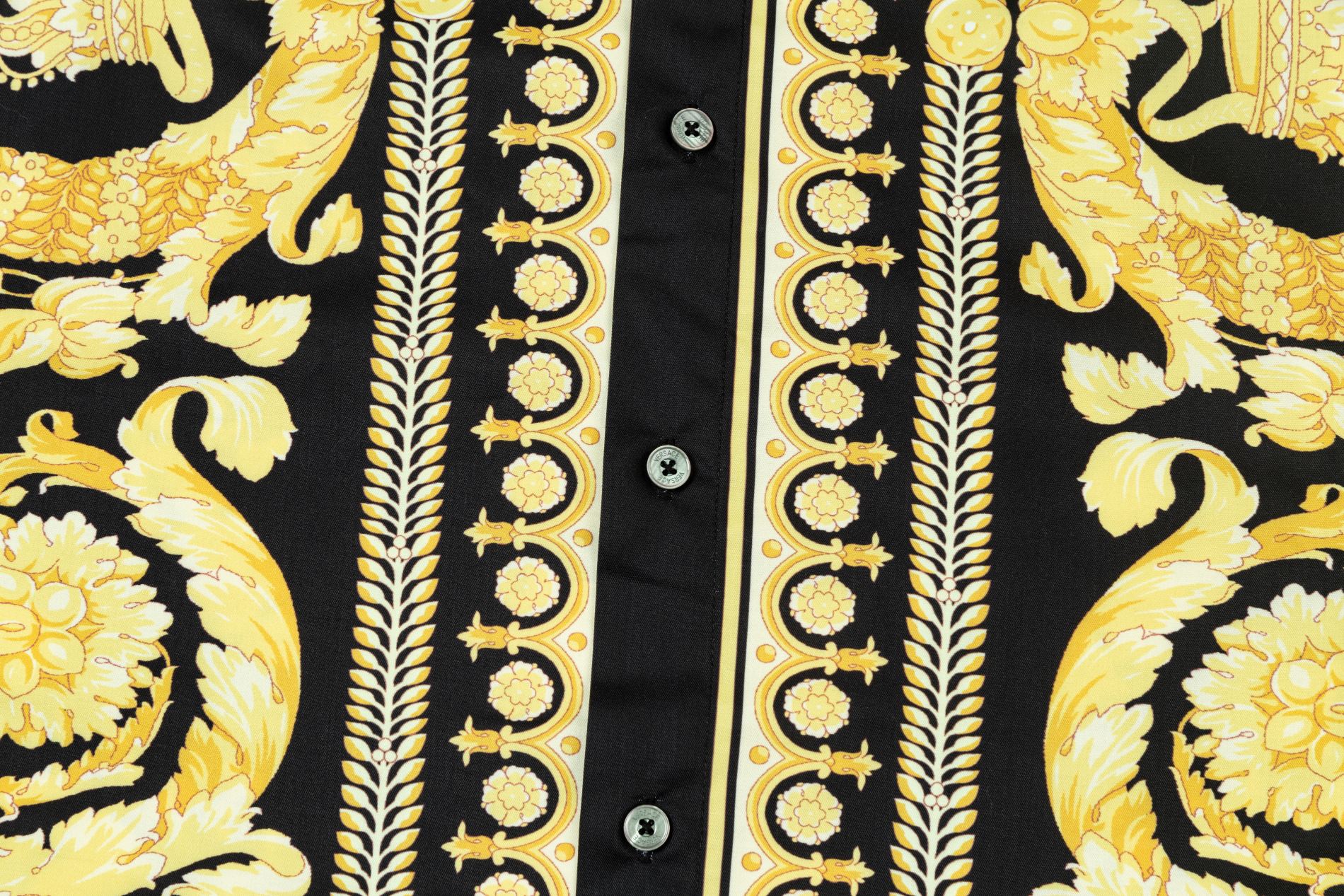 【VERSACE 公式旗艦店】ヴェルサーチ シャツ ご好評に付き再入荷 240716