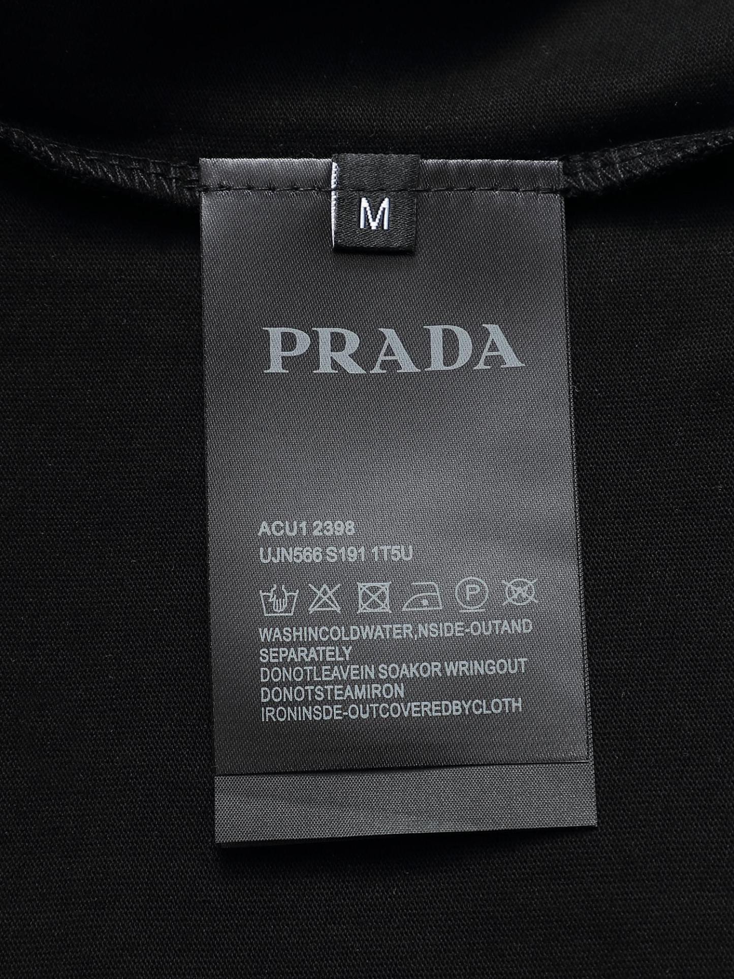 【PRADA】半袖 T シャツ