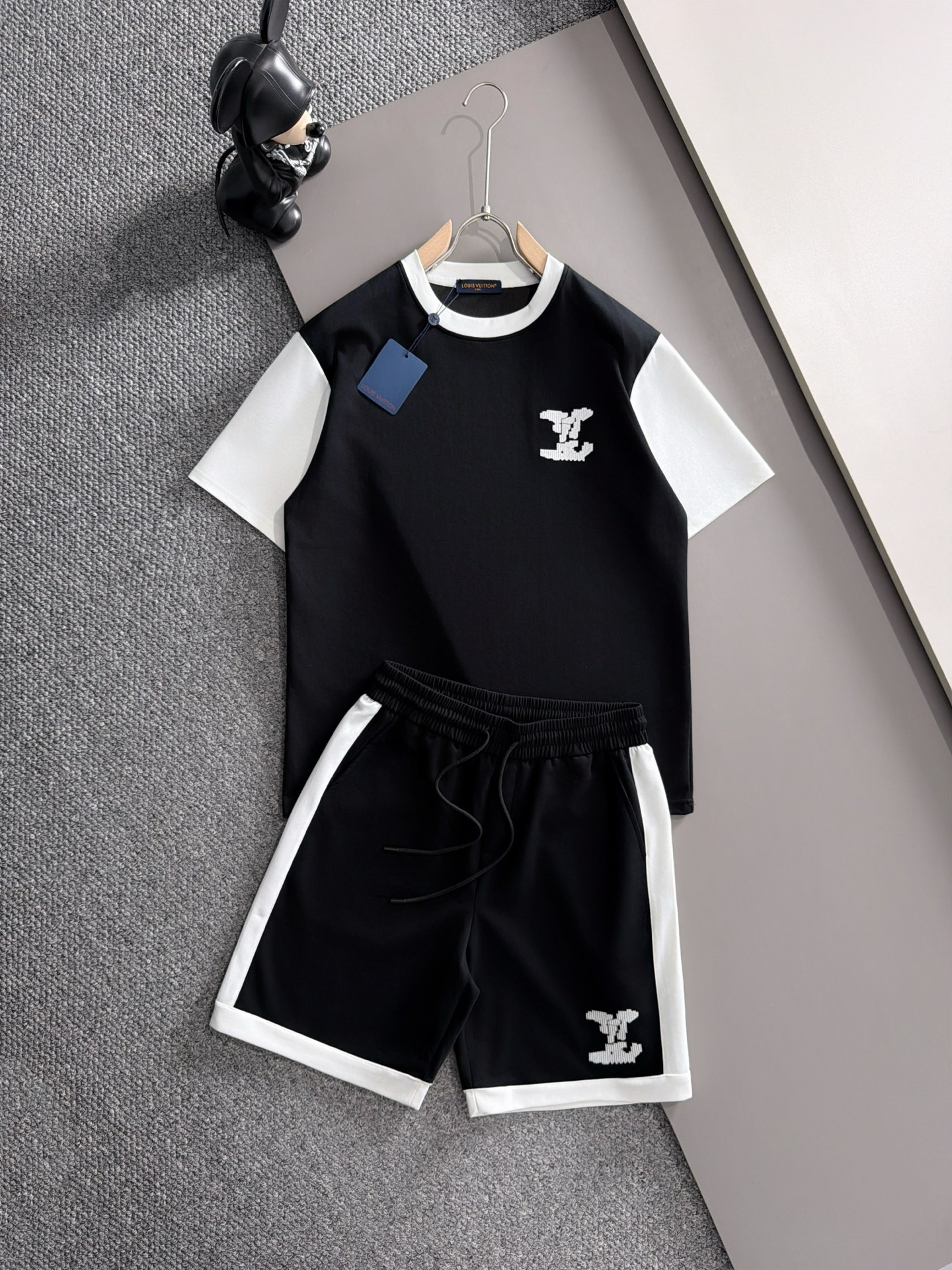 【LOUIS VUITTON】半袖T シャツショートパンツ セットアップ