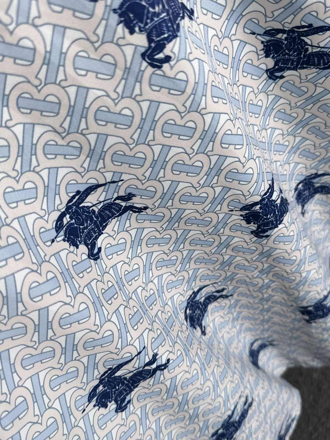 【BURBERRY】半袖シャツショートパンツ セットアップ