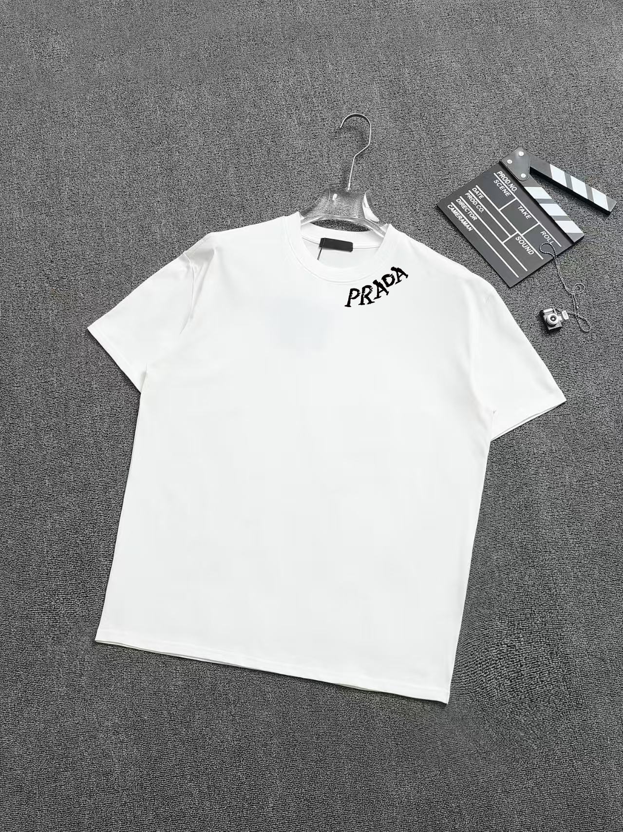 【PRADA】半袖 T シャツ