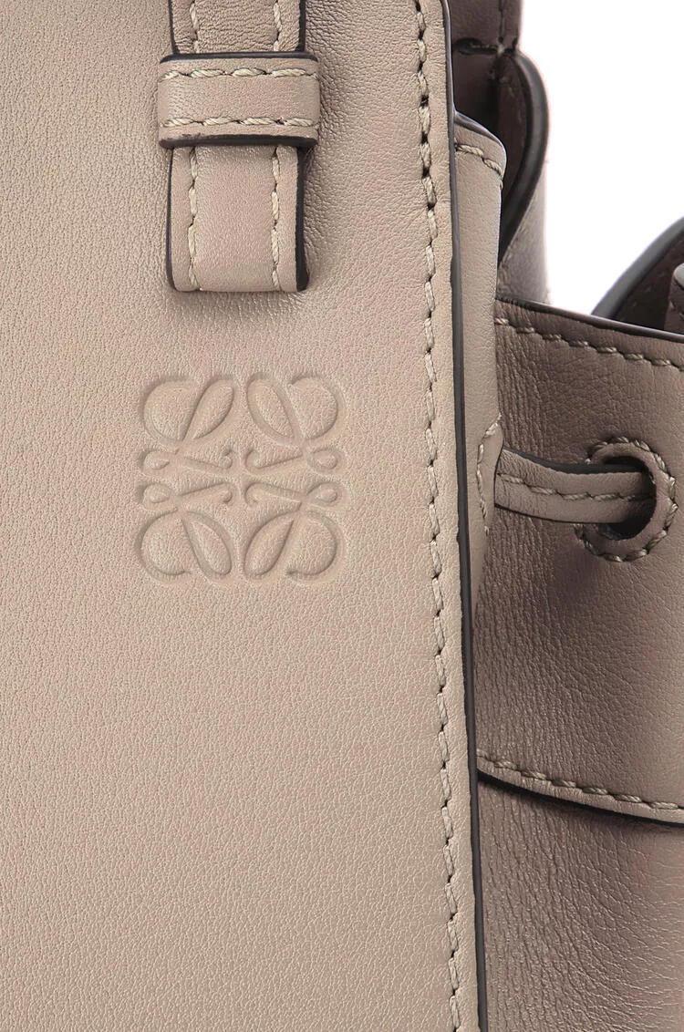 【LOEWE】★定番★ミニハンモックDWバッグ【バッグ】
