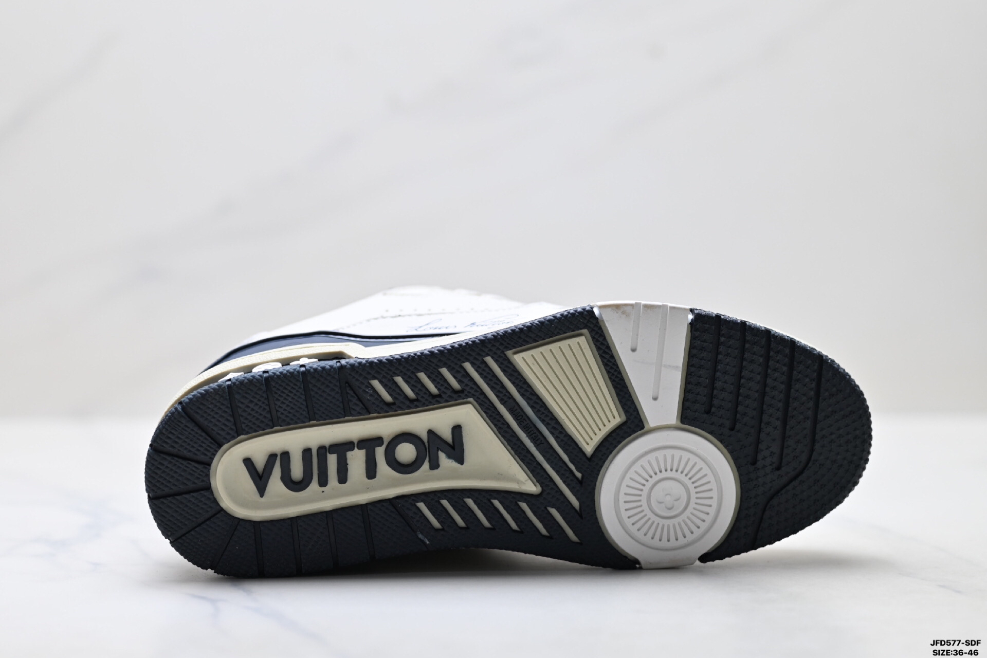 Louis Vuitton Trainer Sneaker Low スニーカー ホワイト × ネイビー レザー