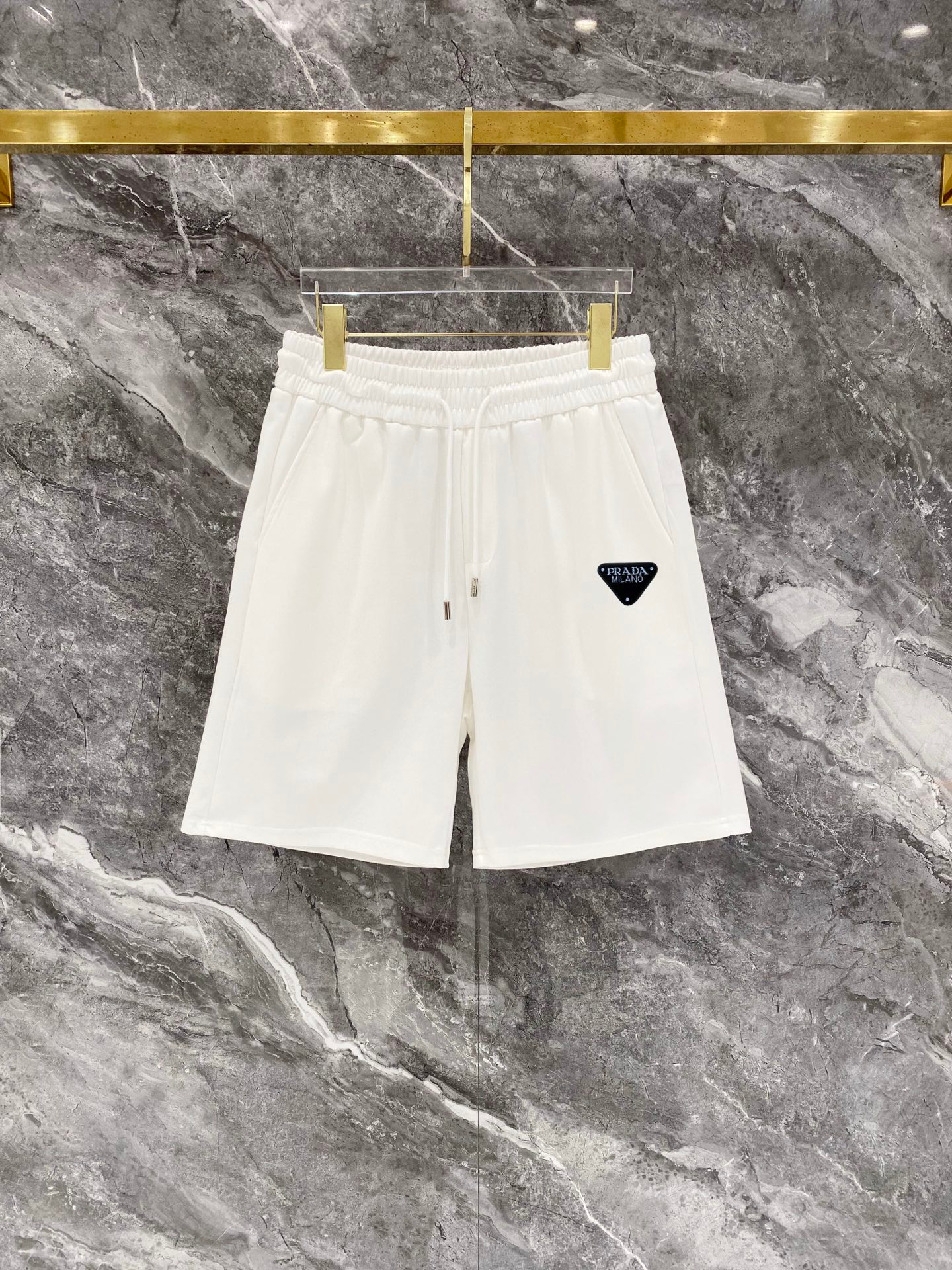【PRADA】半袖T シャツショートパンツ セットアップ