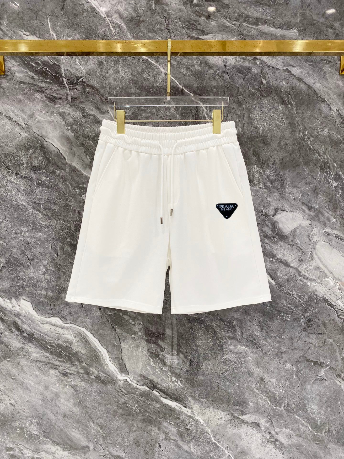 【PRADA】半袖T シャツショートパンツ セットアップ