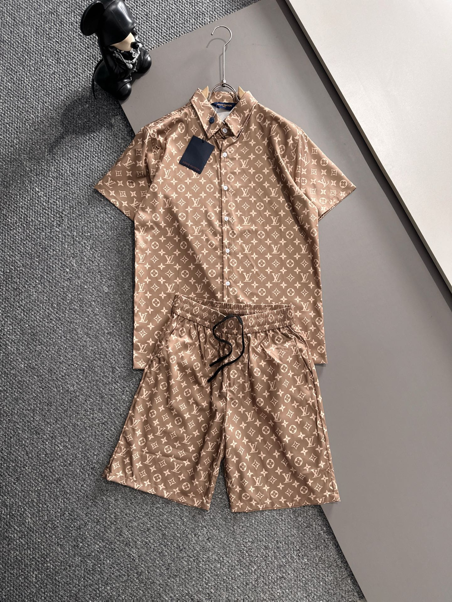 【LOUIS VUITTON】半袖シャツショートパンツ セットアップ