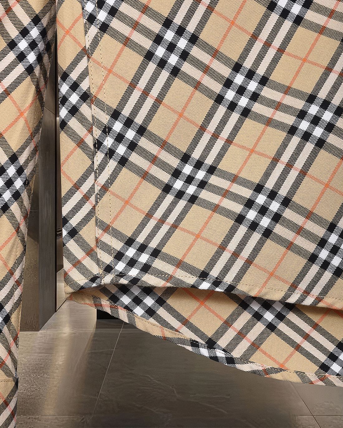 【BURBERRY】長袖シャツ