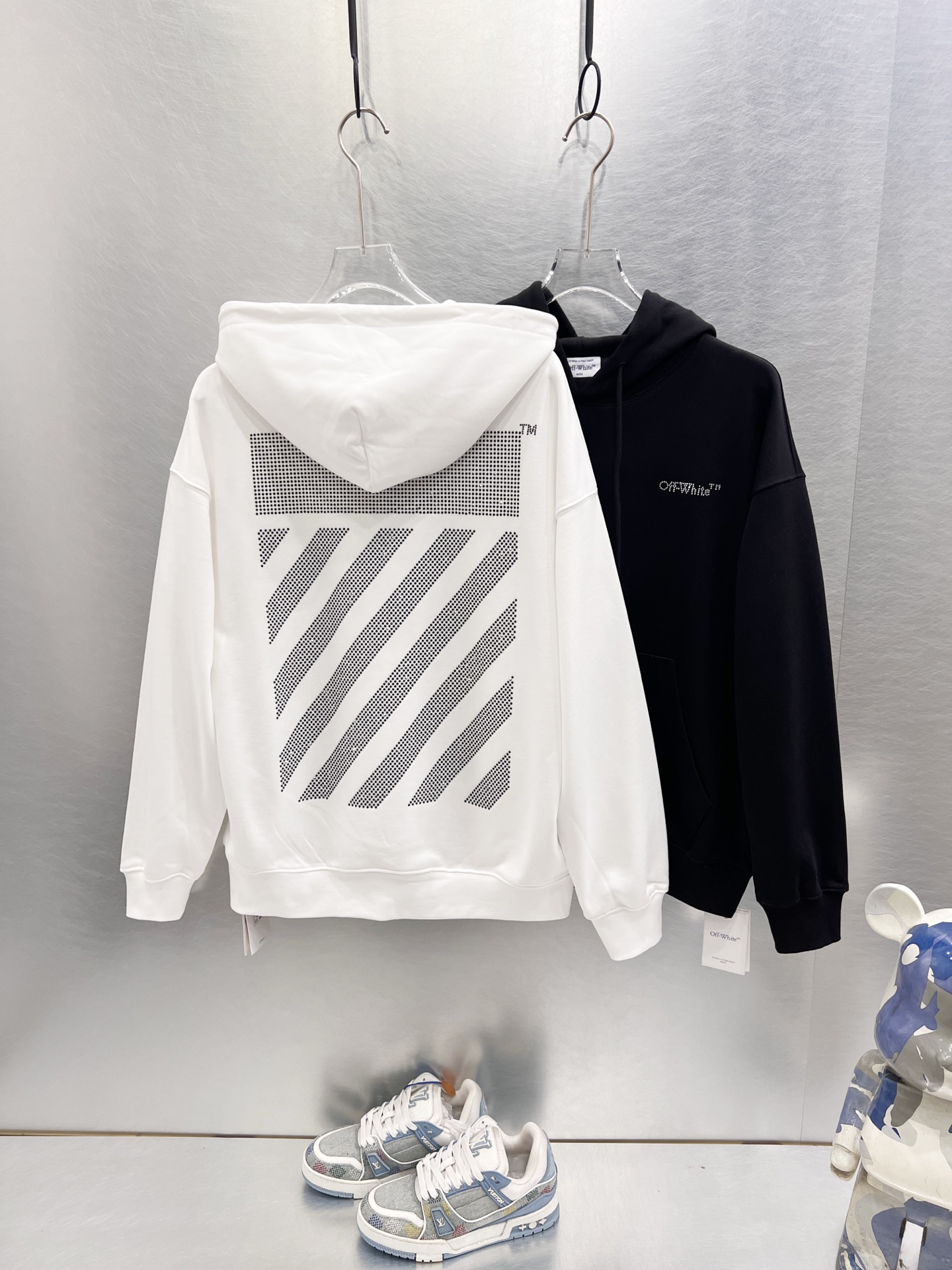 【OFF WHITE】 パーカー