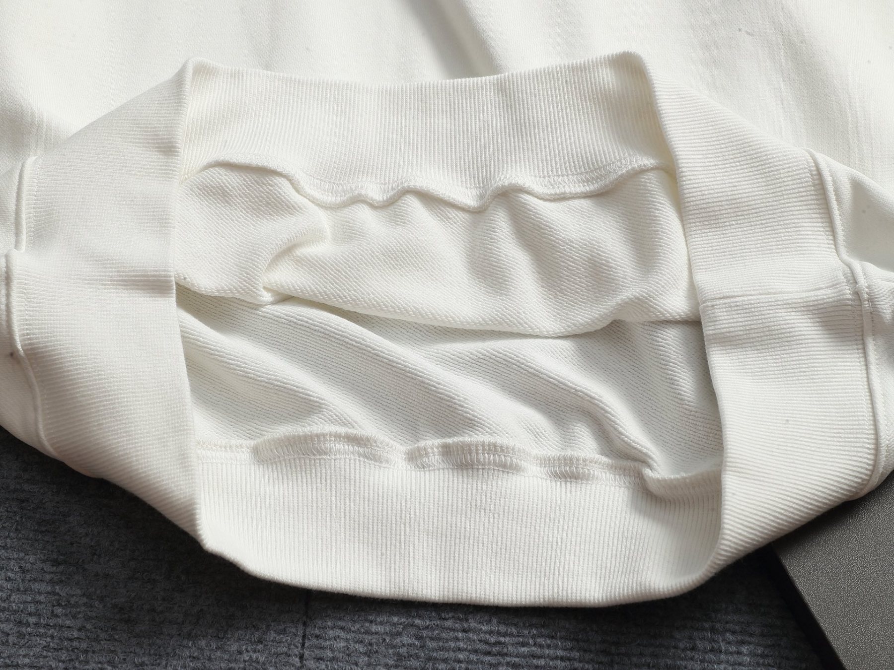 【BALENCIAGA】刺繍長袖 T シャツ