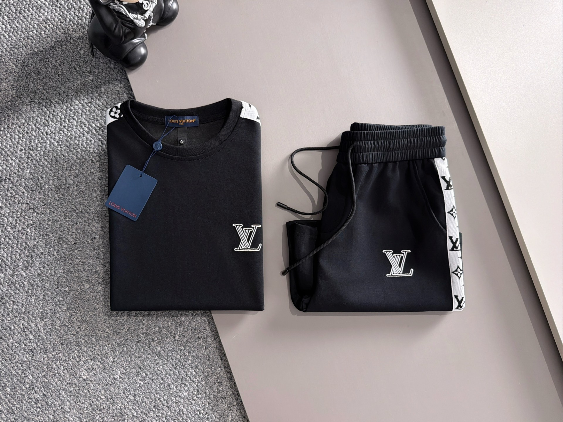 【LOUIS VUITTON】半袖T シャツショートパンツ セットアップ