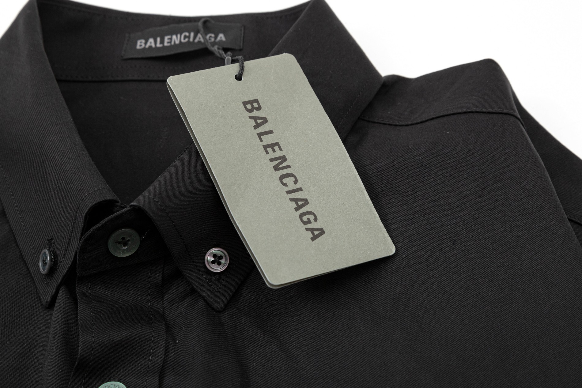 【BALENCIAGA 公式旗艦店】バレンシアガ シャツ ご好評に付き再入荷 240715