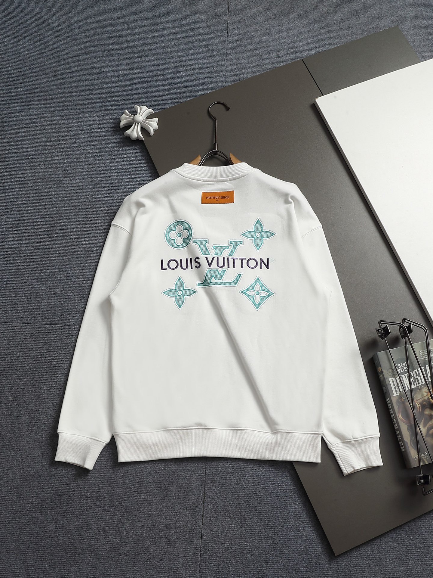 【LOUIS VUITTON】刺繍長袖 T シャツ
