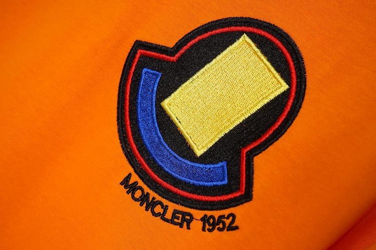 【Moncler 】（モンクレール）男女兼用、ご好評に付き再入荷！