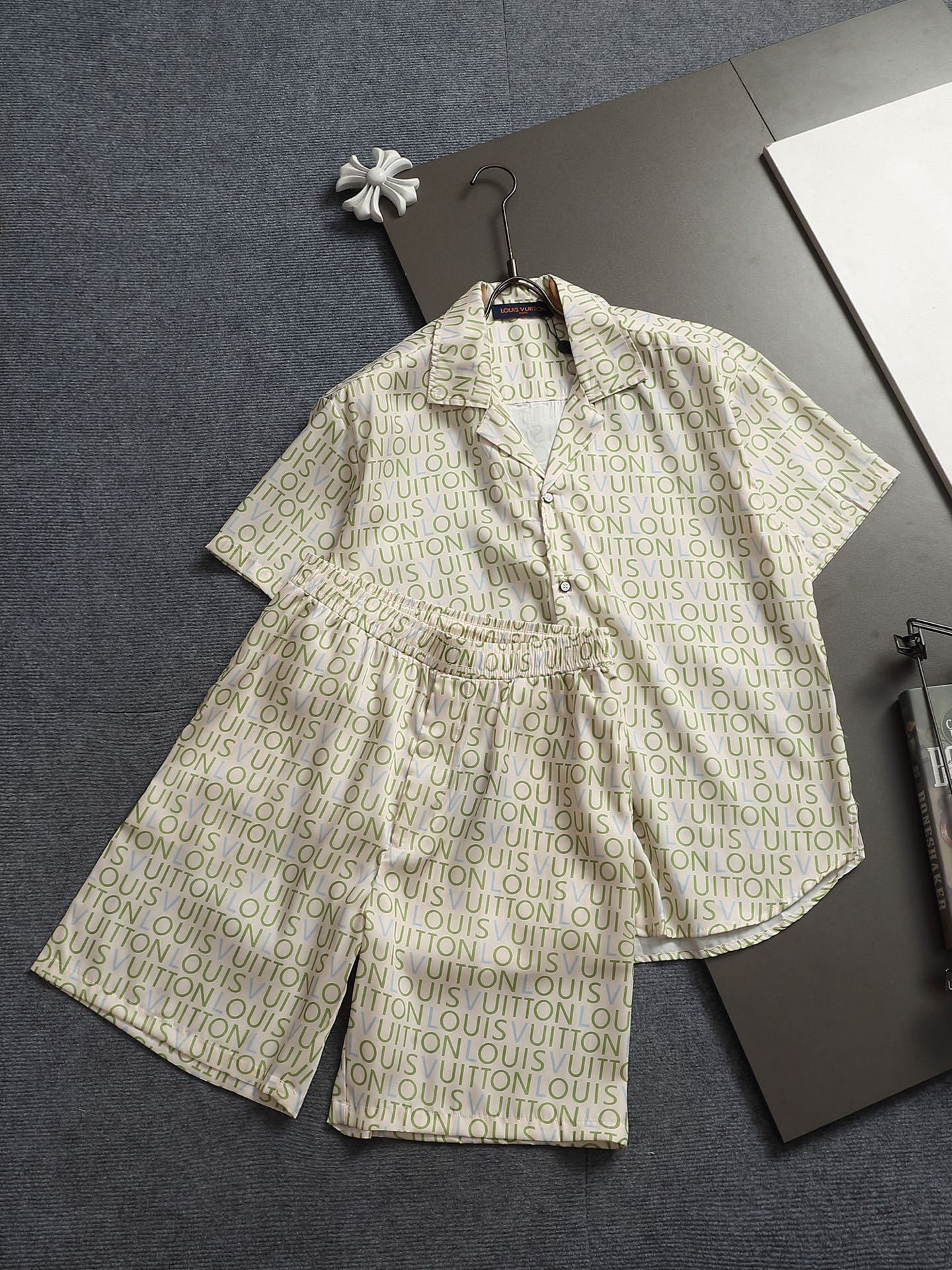 【LOUIS VUITTON】半袖シャツショートパンツ セットアップ