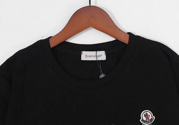 【Moncler 】（モンクレール）男女兼用、ご好評に付き再入荷！