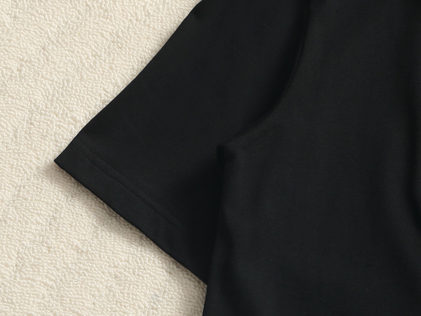 【BURBERRY】刺繍半袖 T シャツ