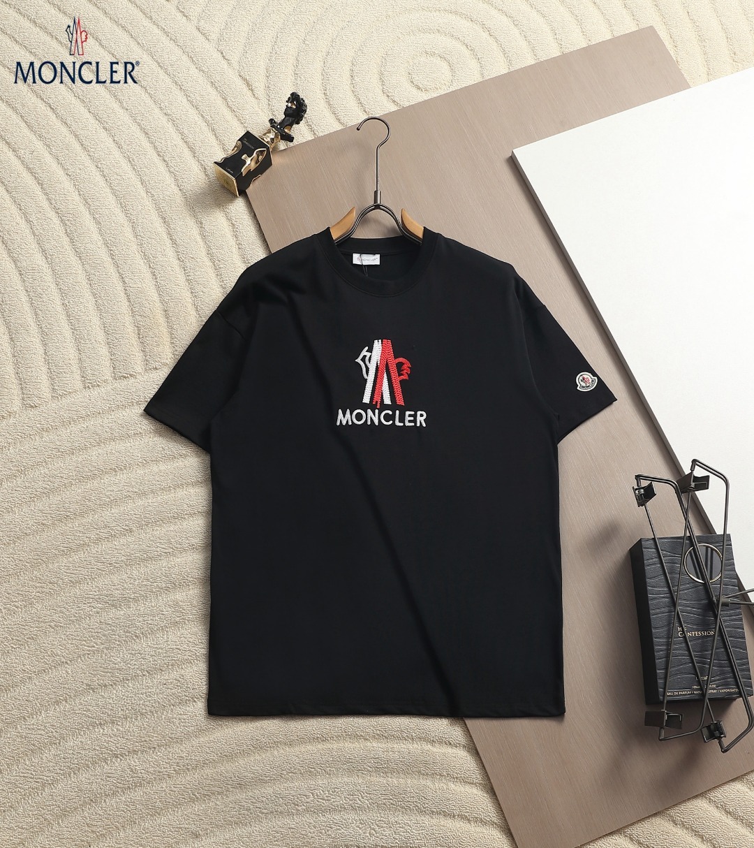【MONCLER】刺繍半袖 T シャツ