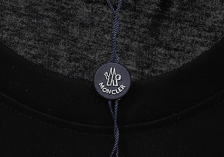 【Moncler 】（モンクレール）男女兼用、ご好評に付き再入荷！