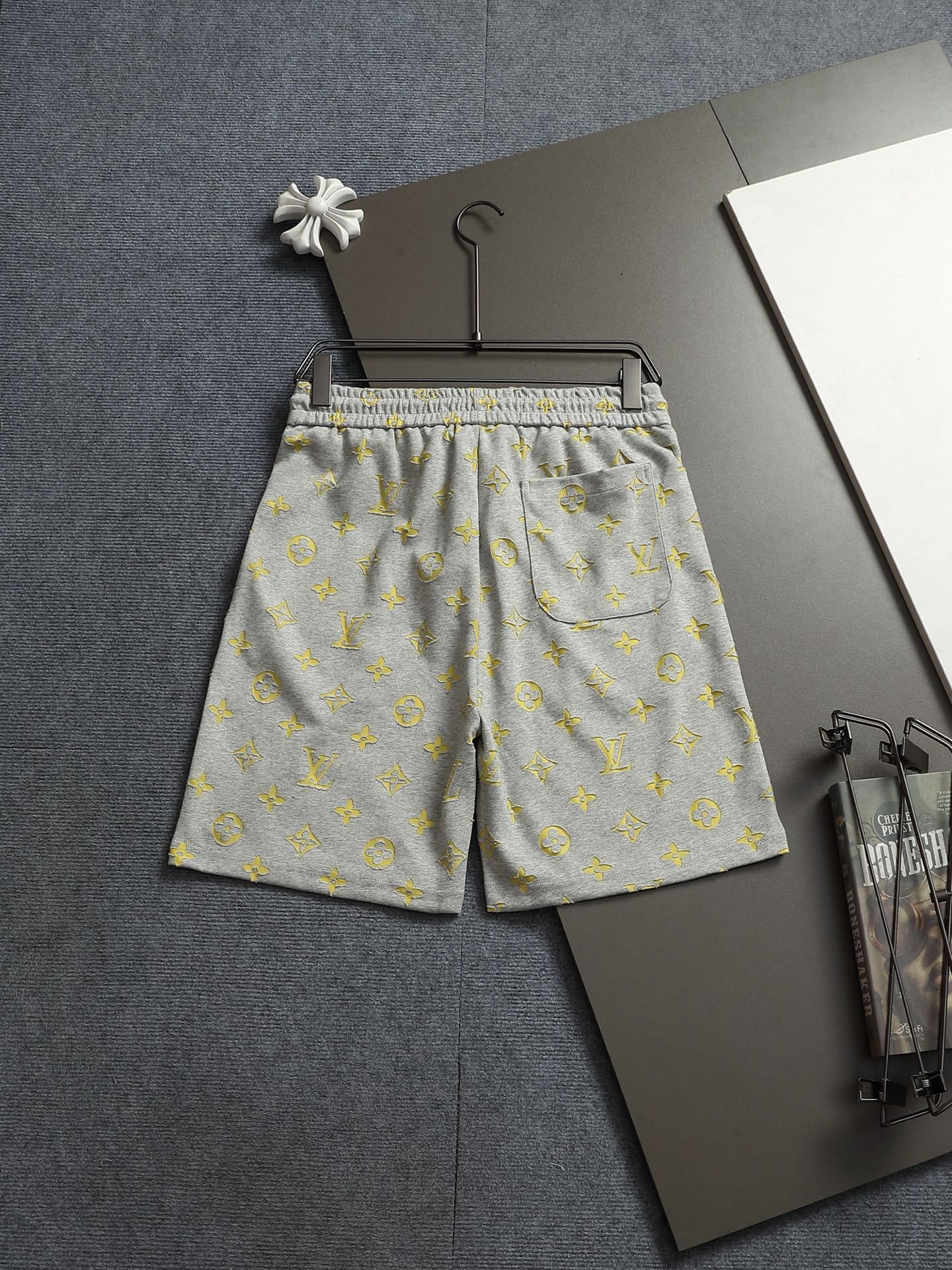 【LOUIS VUITTON】ショートパンツ