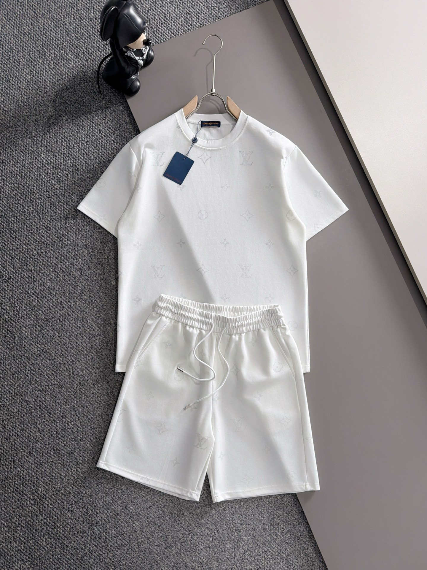 【LOUIS VUITTON】半袖T シャツショートパンツ セットアップ