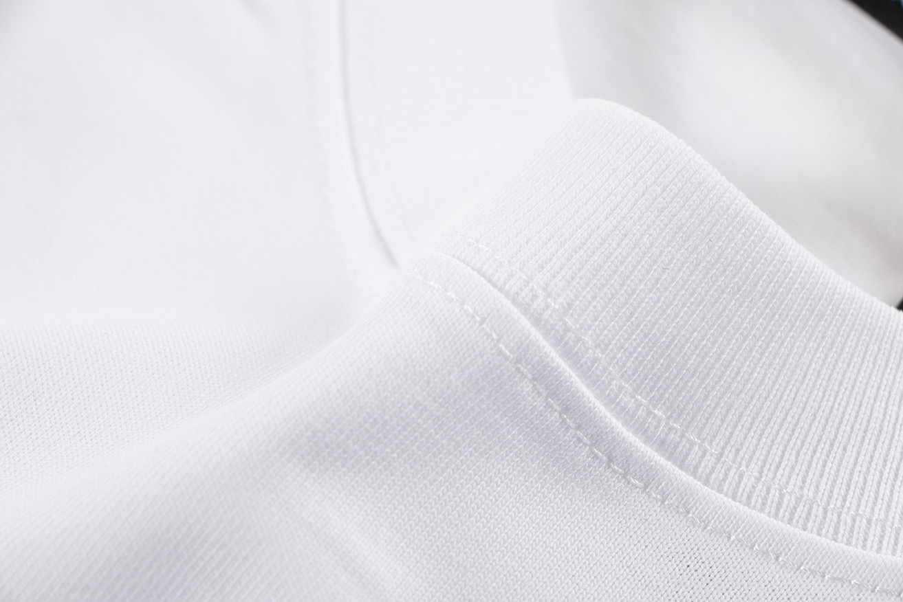 【LOEWE 公式旗艦店】（ロエベ）半袖Tシャツ、ご好評に付き再入荷！