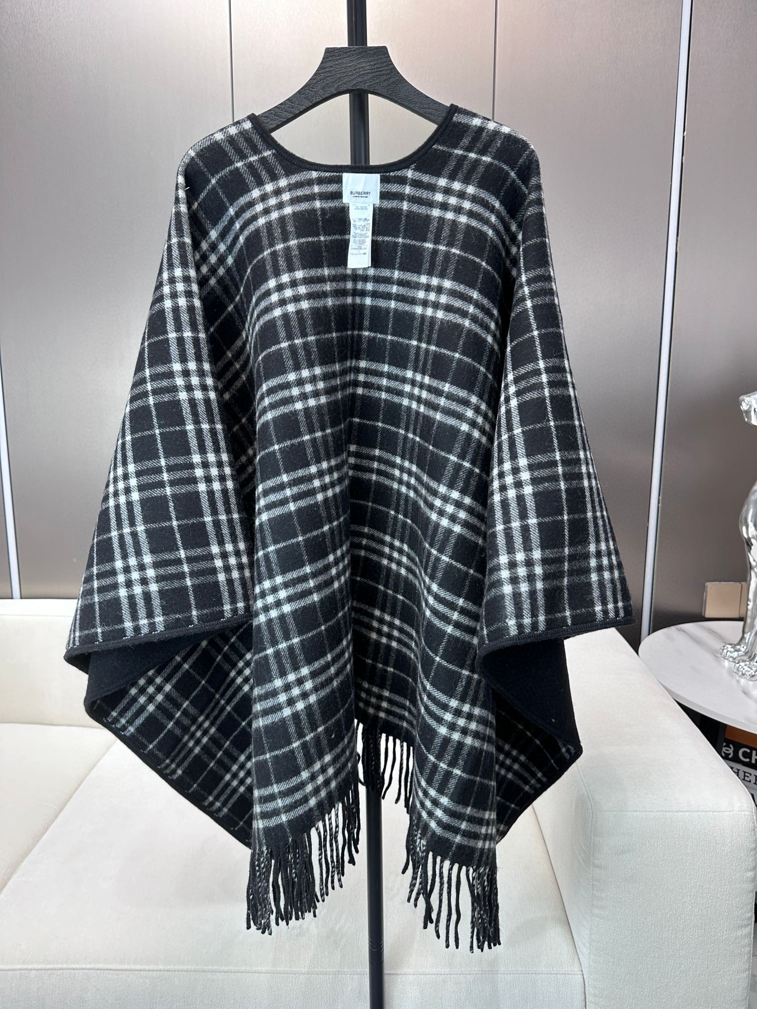 【BURBERRY旗艦店】バーバリー マント ショール ご好評に付き再入荷！