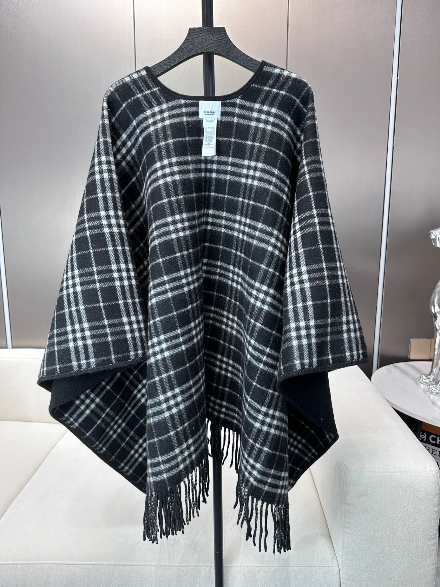 【BURBERRY旗艦店】バーバリー マント ショール ご好評に付き再入荷！