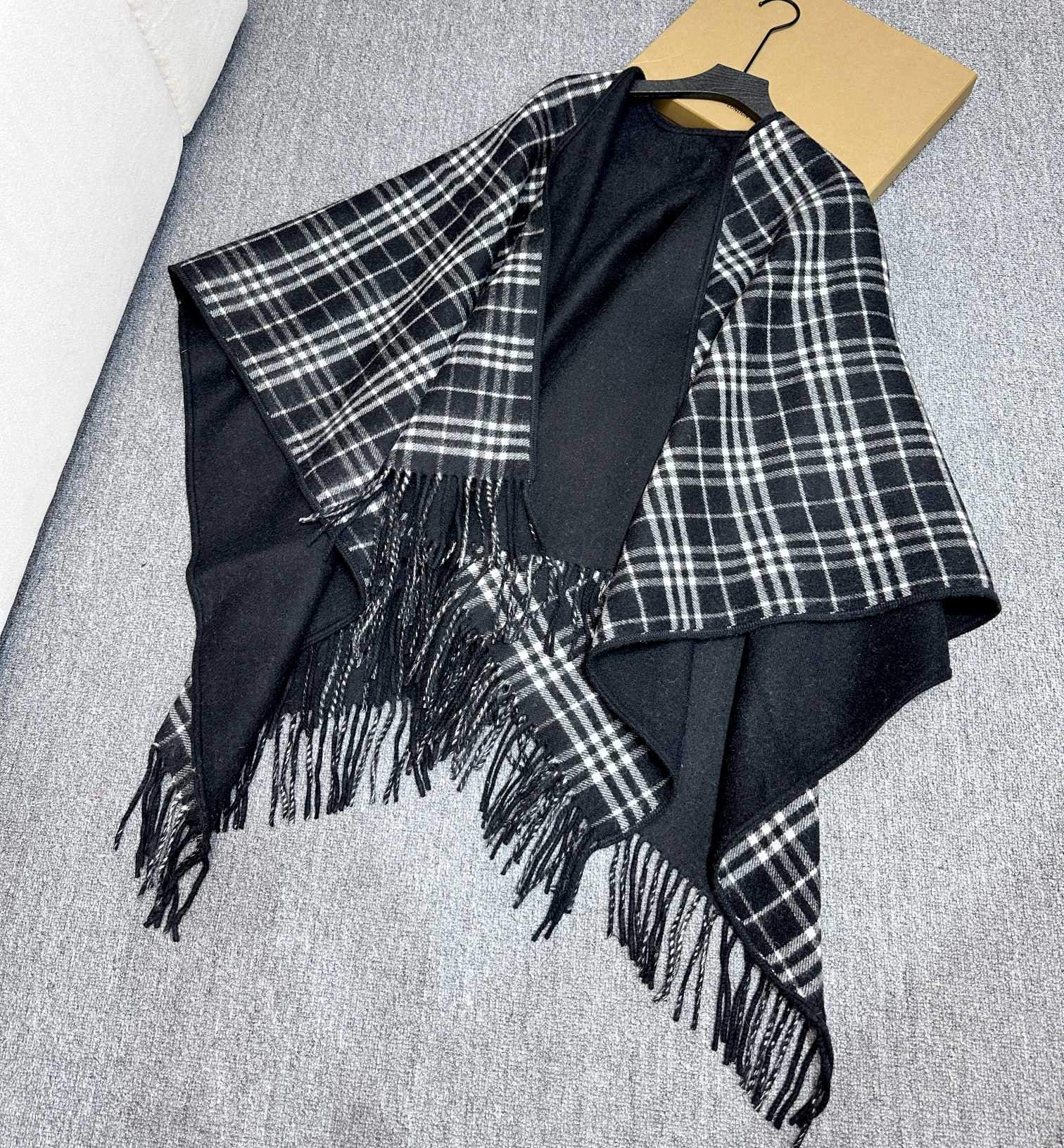 【BURBERRY旗艦店】バーバリー マント ショール ご好評に付き再入荷！