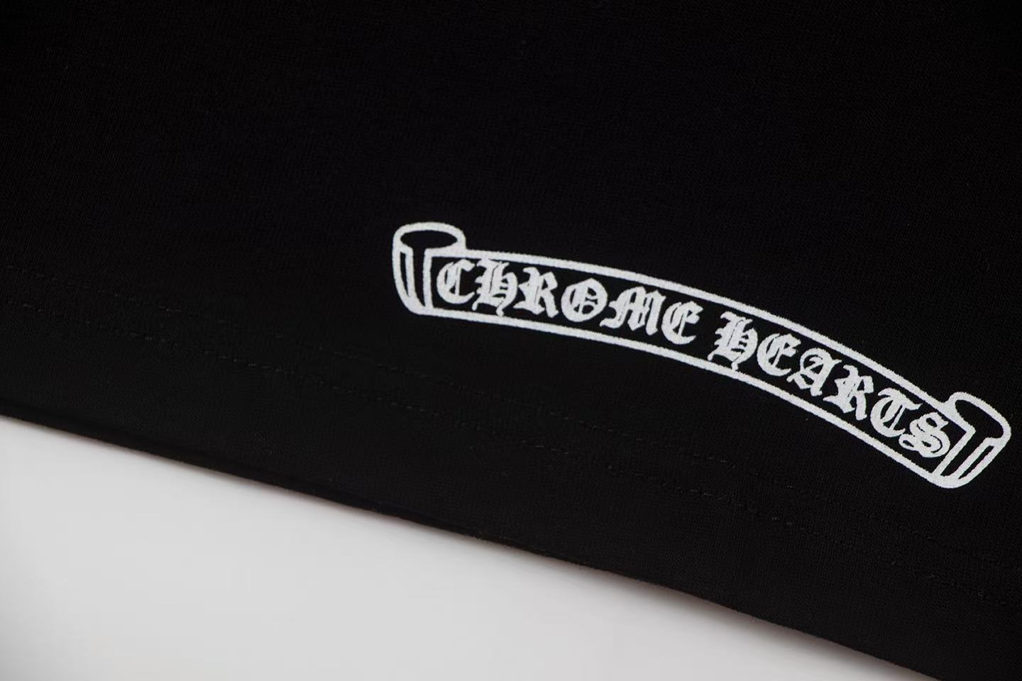 【CHROME HEARTS】（クロムハーツ）半袖Tシャツ、ご好評に付き再入荷！