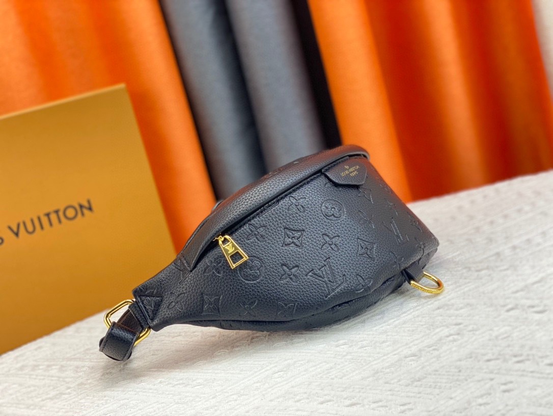 LOUIS VUITTON（ルイヴィトン）BUMBAG ウエストバッグ M44812