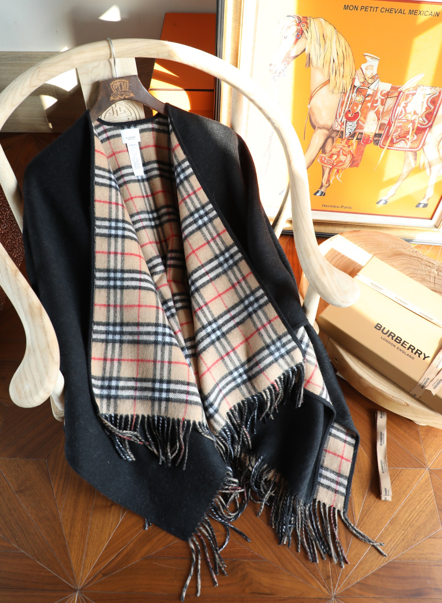 【BURBERRY旗艦店】バーバリー マント ショール ご好評に付き再入荷！