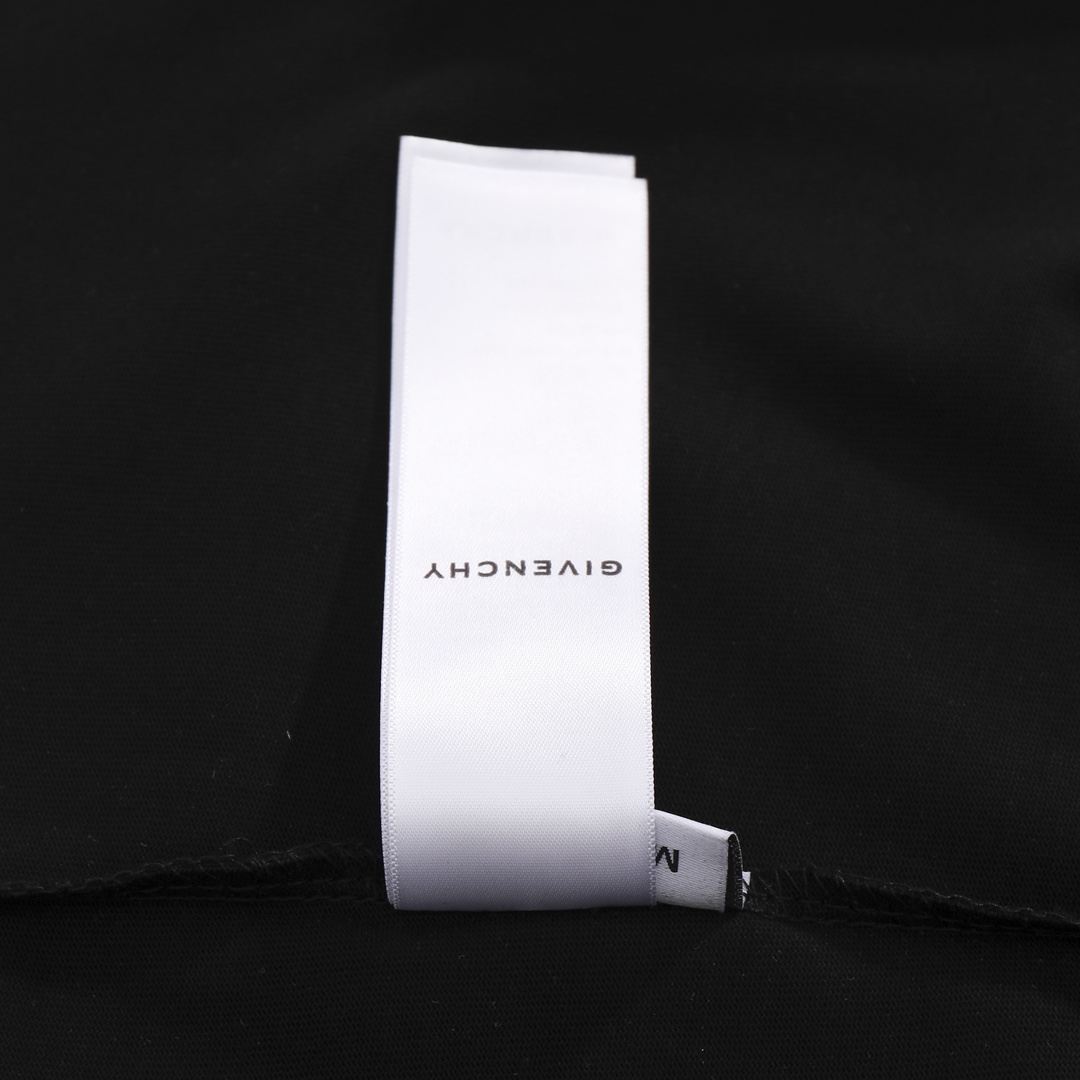 【GIVENCHY 公式旗艦店】 ジバンシー Tシャツ ご好評に付き再入荷！