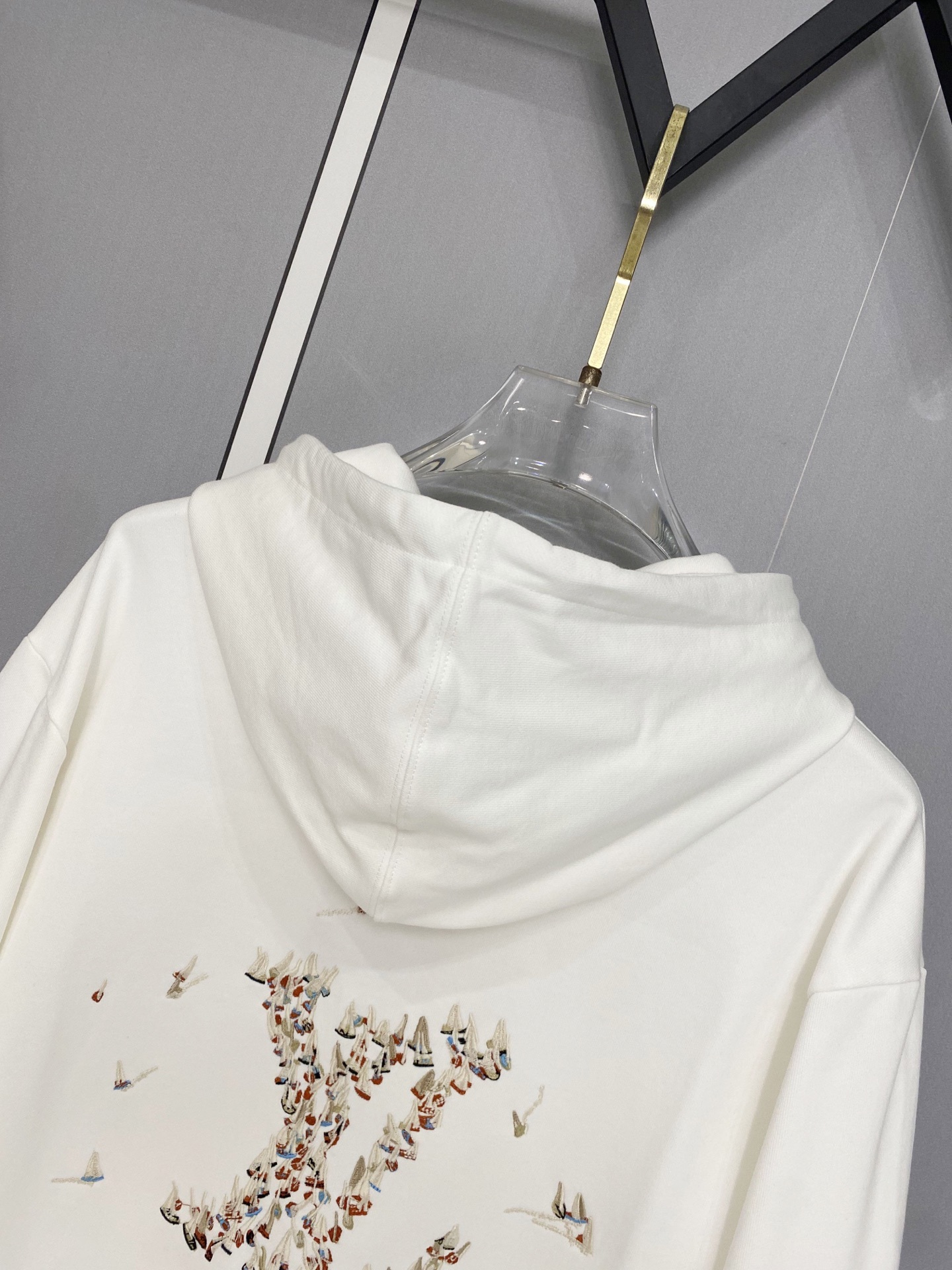 【LOUIS VUITTON】ルイヴィトン 刺繍パーカー