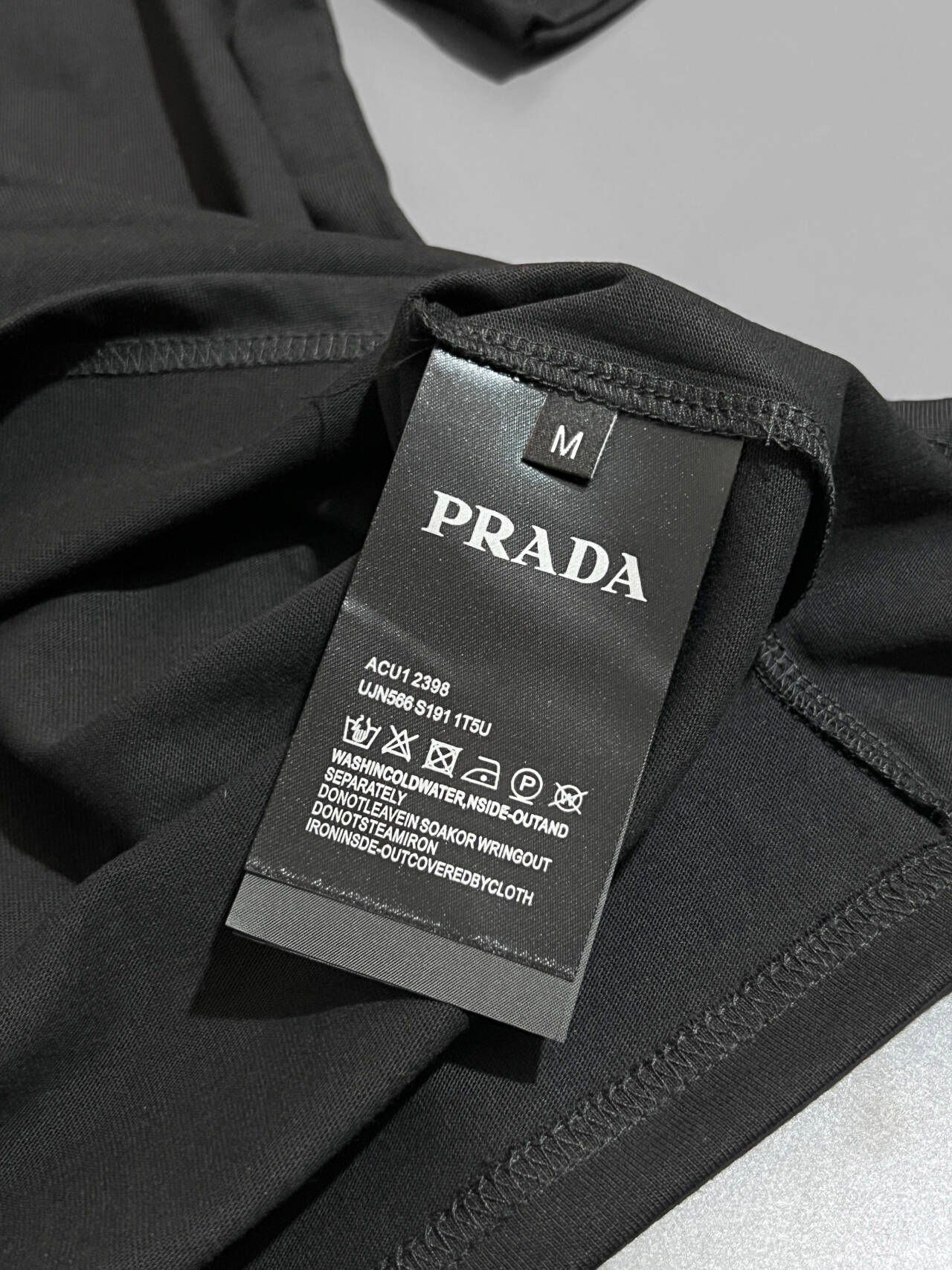 【PRADA】半袖 T シャツ