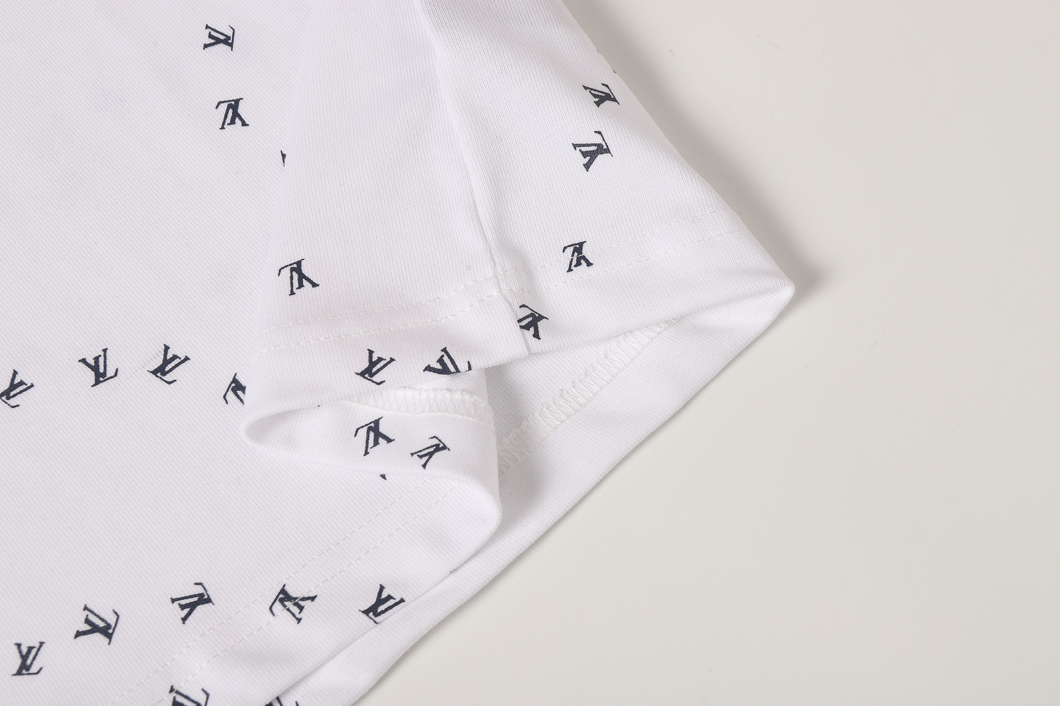 【LOUIS VUITTON】半袖 T シャツ
