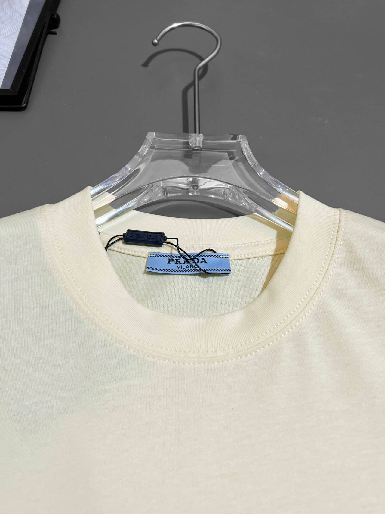 【PRADA】半袖 T シャツ