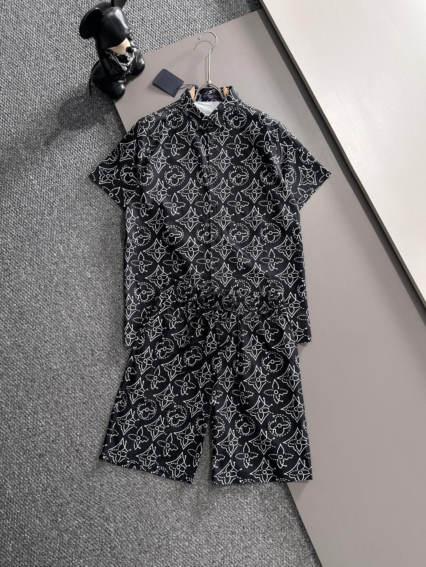 【LOUIS VUITTON】半袖シャツショートパンツ セットアップ